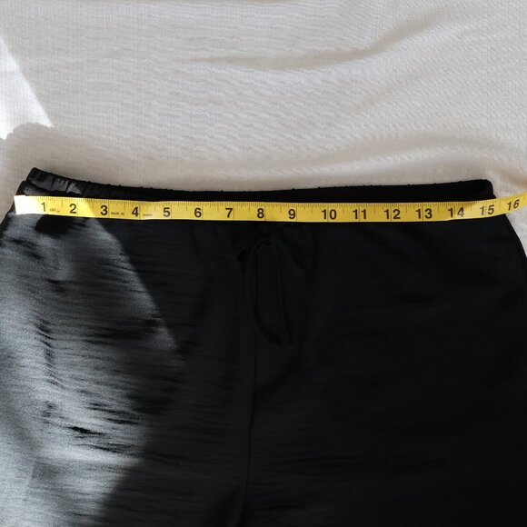 Elastic Waist - Wide Leg Black Pants - Size Small  - Side Pockets - Reitmans - Picture 6 of 13